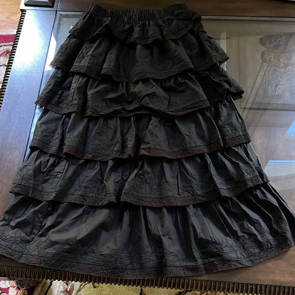 EN SAISON Women's Black Louis Midi Skirt - Picture 7 of 13